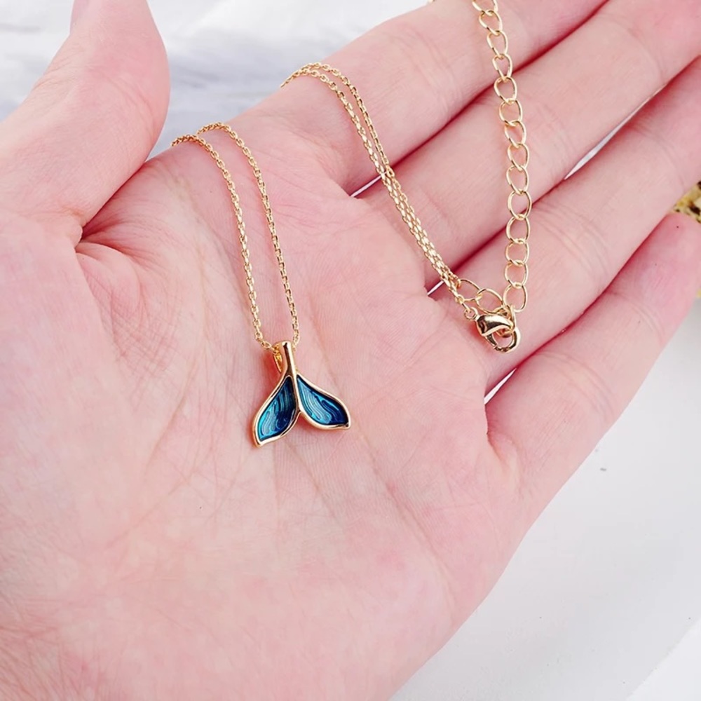 Enameled Fish Tail Gold Tone Chain